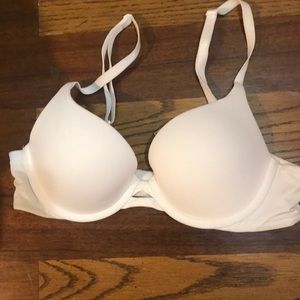 Victoria’s Secret White T Shirt Bra